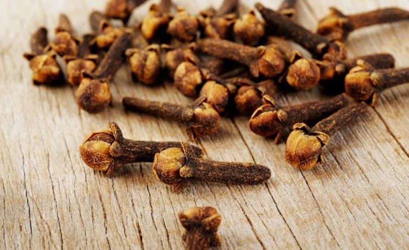 Cloves Cloves