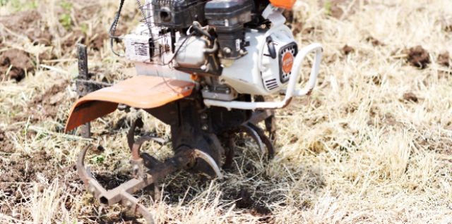 STIHL ਪਾਵਰ ਵੀਡਰ (MH 710) ਹਲ ਅਟੈਚਮੈਂਟ ਦੇ ਨਾਲ STIHL ਪਾਵਰ ਵੀਡਰ (MH 710) ਹਲ ਅਟੈਚਮੈਂਟ ਦੇ ਨਾਲ